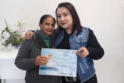 Idosos recebem certificados de inclusão digital