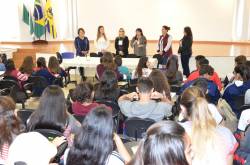 Estudantes participam da pré conferência dos Direitos da Criança e do Adolescente