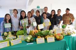 MARIA MITIKO DESENVOLVE PROJETO SOBRE ALIMENTAÇÃO SAUDÁVEL.