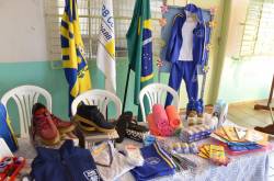 AABB Comunidade entrega Kits de materiais  para os alunos