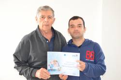 Idosos recebem certificados de inclusão digital