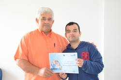 Idosos recebem certificados de inclusão digital