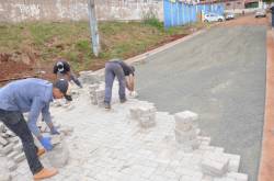 RUA ORLANDO GREGÓRIO RECEBE O TÃO ESPERADO PAVER.