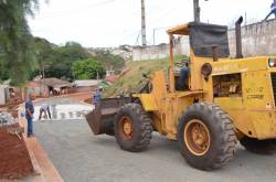 RUA ORLANDO GREGÓRIO RECEBE O TÃO ESPERADO PAVER.