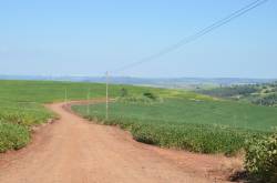 MANUTENÇÃO DA ESTRADA RURAL NA SEÇÃO CERRO LEÃO.