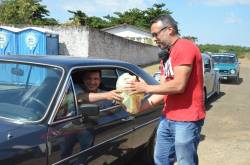 PASSEIO SOLIDÁRIO ARRECADA UMA TONELADA DE ALIMENTOS