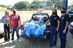 PASSEIO SOLIDÁRIO ARRECADA UMA TONELADA DE ALIMENTOS