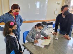 ALUNOS RECEBEM VACINA CONTRA A GRIPE.