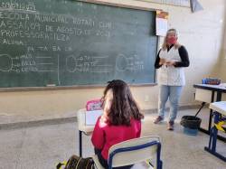 ALUNOS DO 5° E 1° ANOS VOLTARAM AS AULAS.