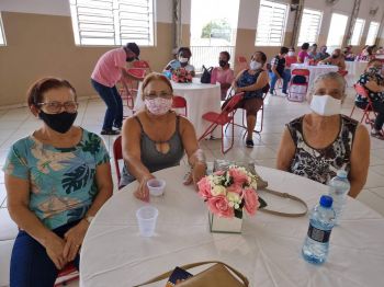 COMEMORAÇÃO AO MÊS DO IDOSO.