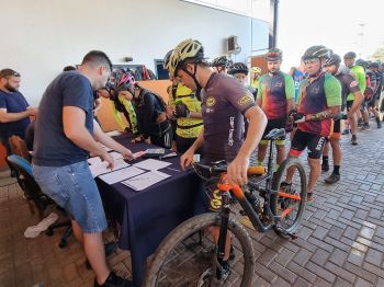 CICLITAS DE TODA REGIÃO PARTICIPAM DO PEDAL DO FOGO.