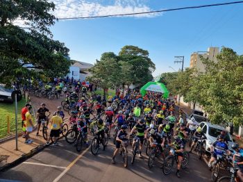 CICLITAS DE TODA REGIÃO PARTICIPAM DO PEDAL DO FOGO.