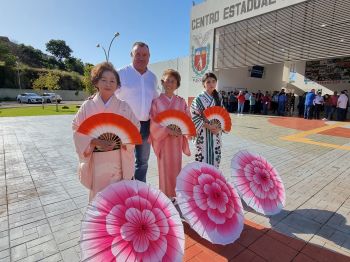 MINISTRO PAULO ALVIM VISITA ASSAÍ E DESTINA 2 MILHÕES PARA ESTRUTURAÇÃO DOS LABORATÓRIOS DO CEEP ASSAÍ.