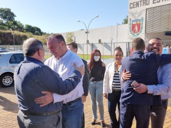 MINISTRO PAULO ALVIM VISITA ASSAÍ E DESTINA 2 MILHÕES PARA ESTRUTURAÇÃO DOS LABORATÓRIOS DO CEEP ASSAÍ.
