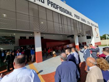 MINISTRO PAULO ALVIM VISITA ASSAÍ E DESTINA 2 MILHÕES PARA ESTRUTURAÇÃO DOS LABORATÓRIOS DO CEEP ASSAÍ.