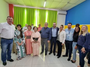 MINISTRO PAULO ALVIM VISITA ASSAÍ E DESTINA 2 MILHÕES PARA ESTRUTURAÇÃO DOS LABORATÓRIOS DO CEEP ASSAÍ.