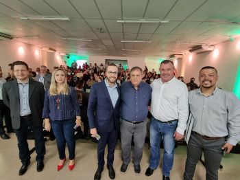 MINISTRO PAULO ALVIM VISITA ASSAÍ E DESTINA 2 MILHÕES PARA ESTRUTURAÇÃO DOS LABORATÓRIOS DO CEEP ASSAÍ.