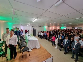 MINISTRO PAULO ALVIM VISITA ASSAÍ E DESTINA 2 MILHÕES PARA ESTRUTURAÇÃO DOS LABORATÓRIOS DO CEEP ASSAÍ.