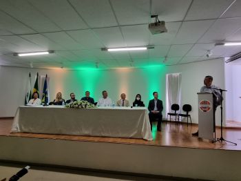 MINISTRO PAULO ALVIM VISITA ASSAÍ E DESTINA 2 MILHÕES PARA ESTRUTURAÇÃO DOS LABORATÓRIOS DO CEEP ASSAÍ.