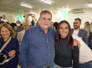 MINISTRO PAULO ALVIM VISITA ASSAÍ E DESTINA 2 MILHÕES PARA ESTRUTURAÇÃO DOS LABORATÓRIOS DO CEEP ASSAÍ.