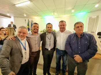MINISTRO PAULO ALVIM VISITA ASSAÍ E DESTINA 2 MILHÕES PARA ESTRUTURAÇÃO DOS LABORATÓRIOS DO CEEP ASSAÍ.