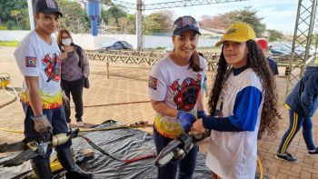 ALUNOS DO 5º ANO PARTICIPAM DO PROJETO BOMBEIRO POR UM DIA.