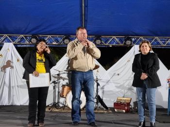 PREFEITO TUTI REALIZA A ENTREGA OFICIAL DO PAVER NA RUA MANOEL RIBAS.