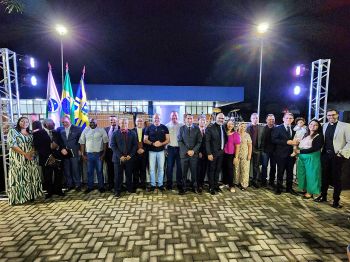 PREFEITO TUTI INAUGURA A PRAÇA DA BÍBLIA, UM ESPAÇO RELIGIOSO PARA AS FAMÍLIAS ASSAIENSES.