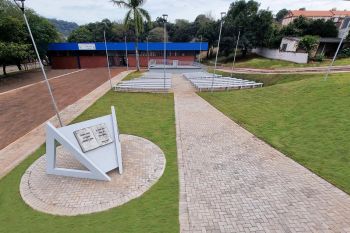 PREFEITO TUTI INAUGURA A PRAÇA DA BÍBLIA, UM ESPAÇO RELIGIOSO PARA AS FAMÍLIAS ASSAIENSES.